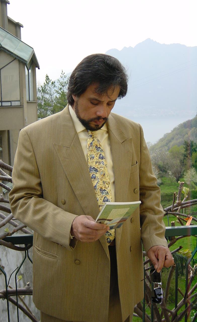 السيرة الذاتية لمحمد غنيم