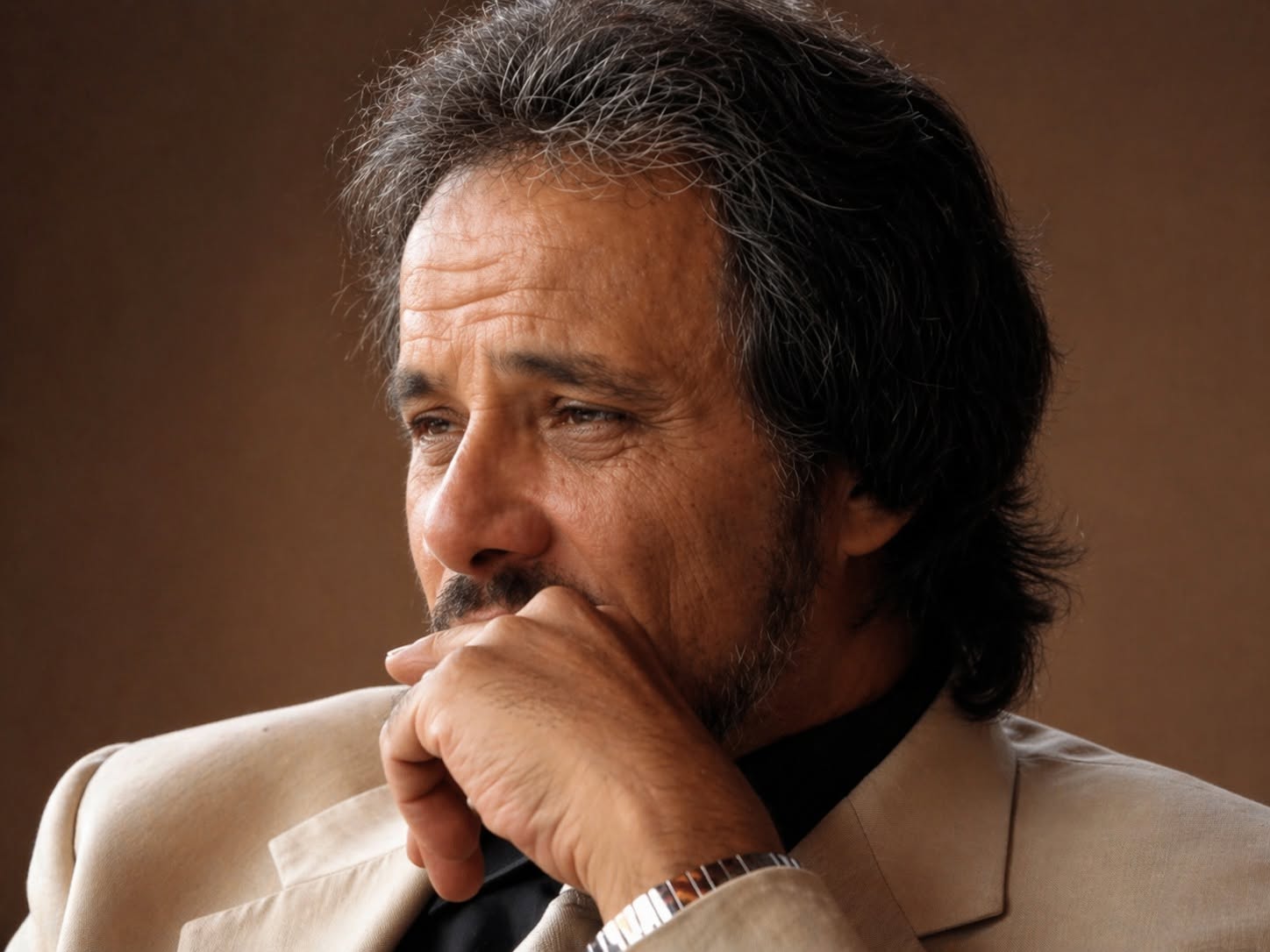 محمد غنيم في مكتبه